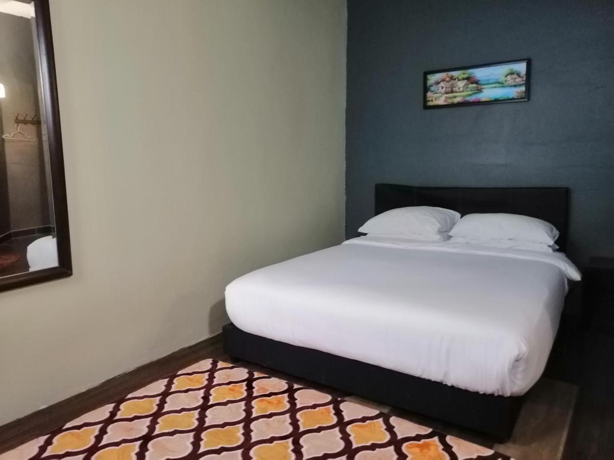 Pine Hotel Batu Gajah Exterior foto